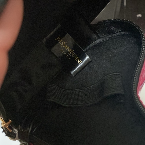 YSL Beaute Pink, Heart-Shaped pouch with attached mirror. New! - Picture 5 of 6